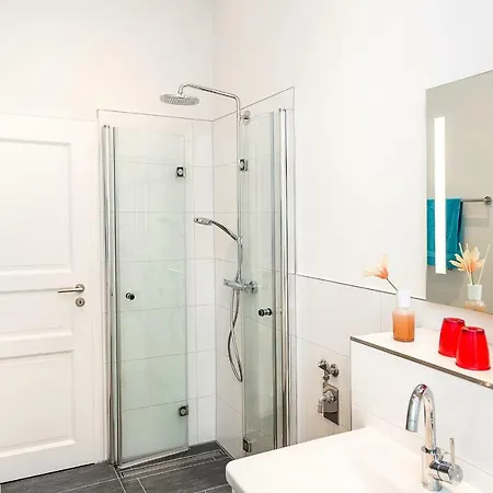 Komfortwohnung Innenstadt An Der Schelfkirche