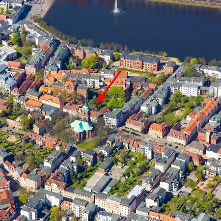 Komfortwohnung Innenstadt An Der Schelfkirche *