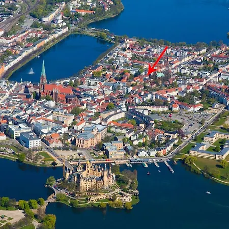 Komfortwohnung Innenstadt An Der Schelfkirche 公寓