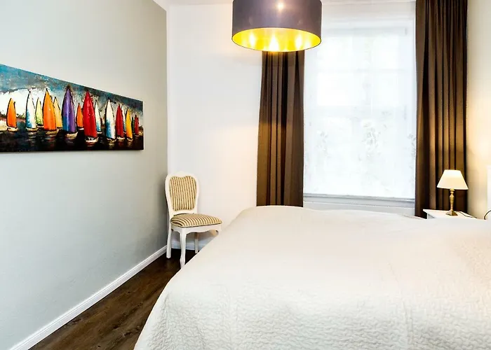 Komfortwohnung Innenstadt An Der Schelfkirche Apartment